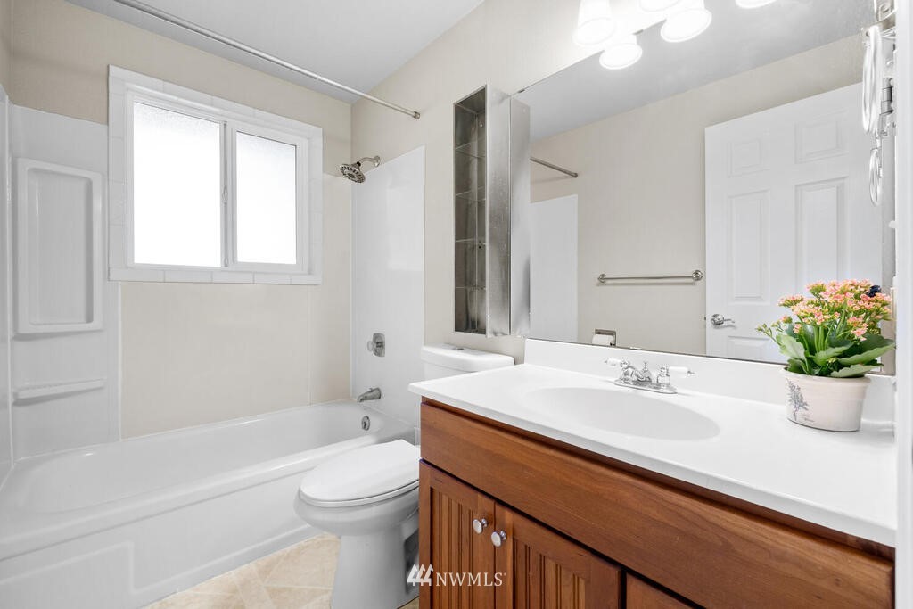 14654 203rd Avenue Southeast Renton, WA 98059 - Photo 21 of 39