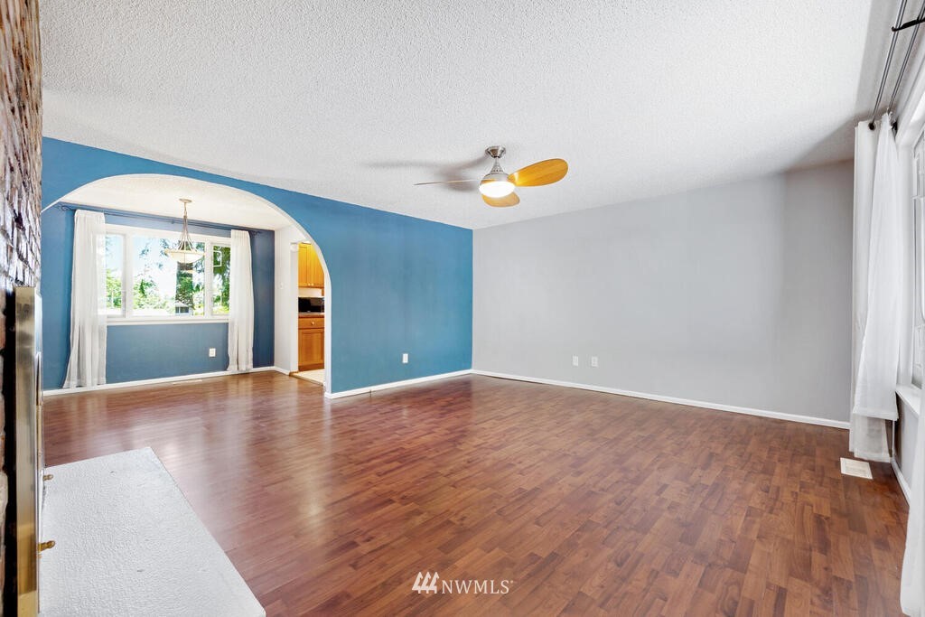 14654 203rd Avenue Southeast Renton, WA 98059 - Photo 5 of 39