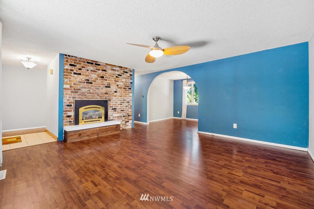 14654 203rd Avenue Southeast Renton, WA 98059 - Photo 6 of 39