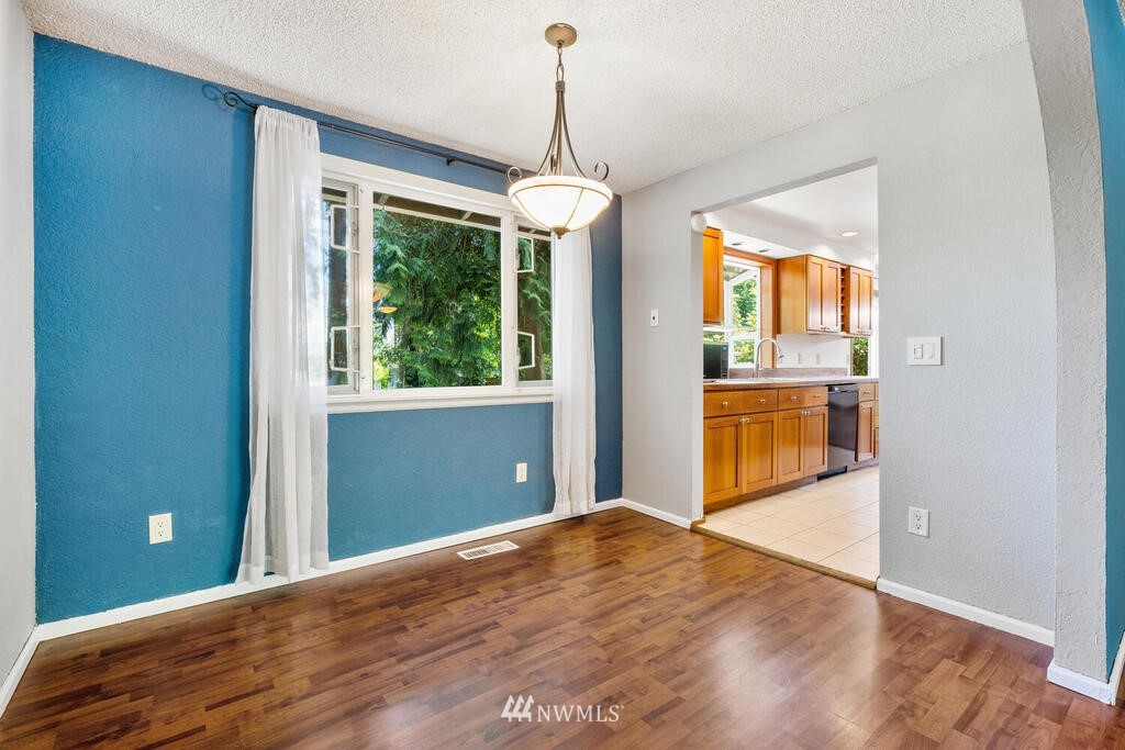 14654 203rd Avenue Southeast Renton, WA 98059 - Photo 10 of 39