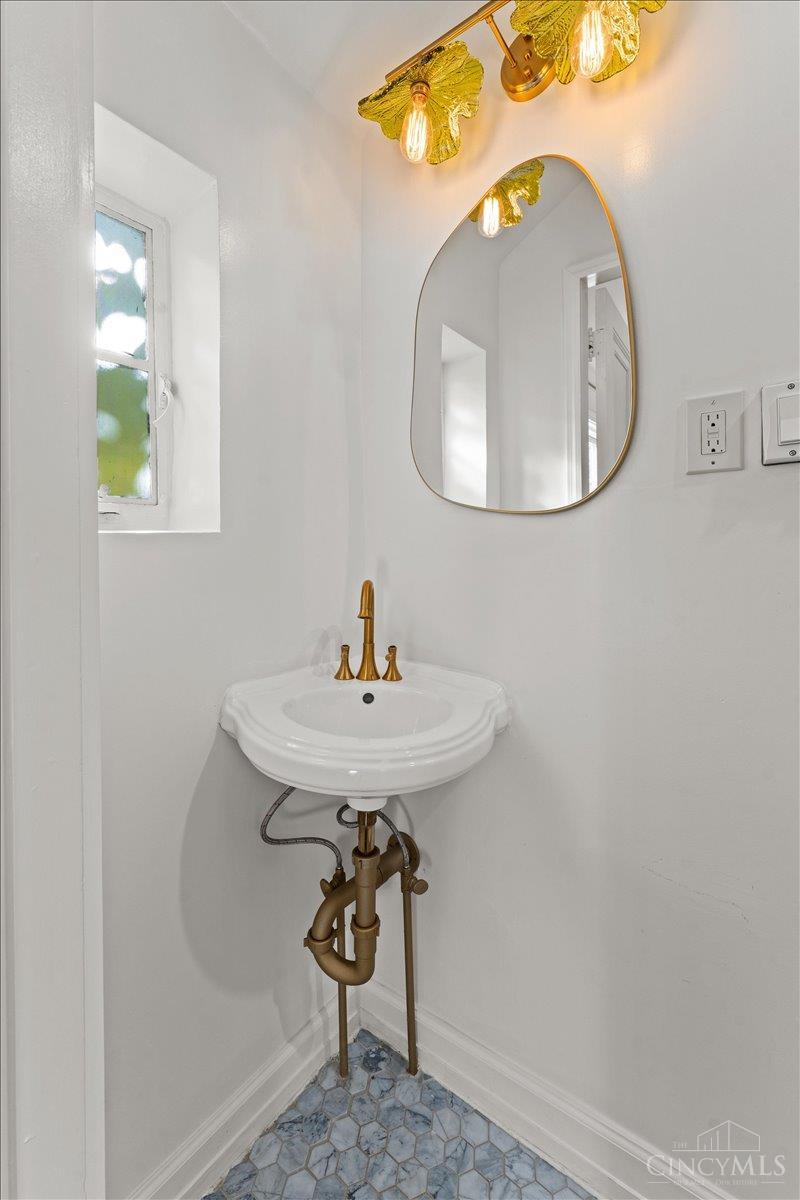 6525 Ridge Avenue Cincinnati, OH 45213 - Photo 28 of 50 Gallery Image 28