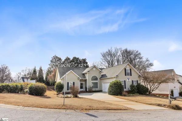 $360,000 | 1 Catbriar Court, Simpsonville, SC 29680