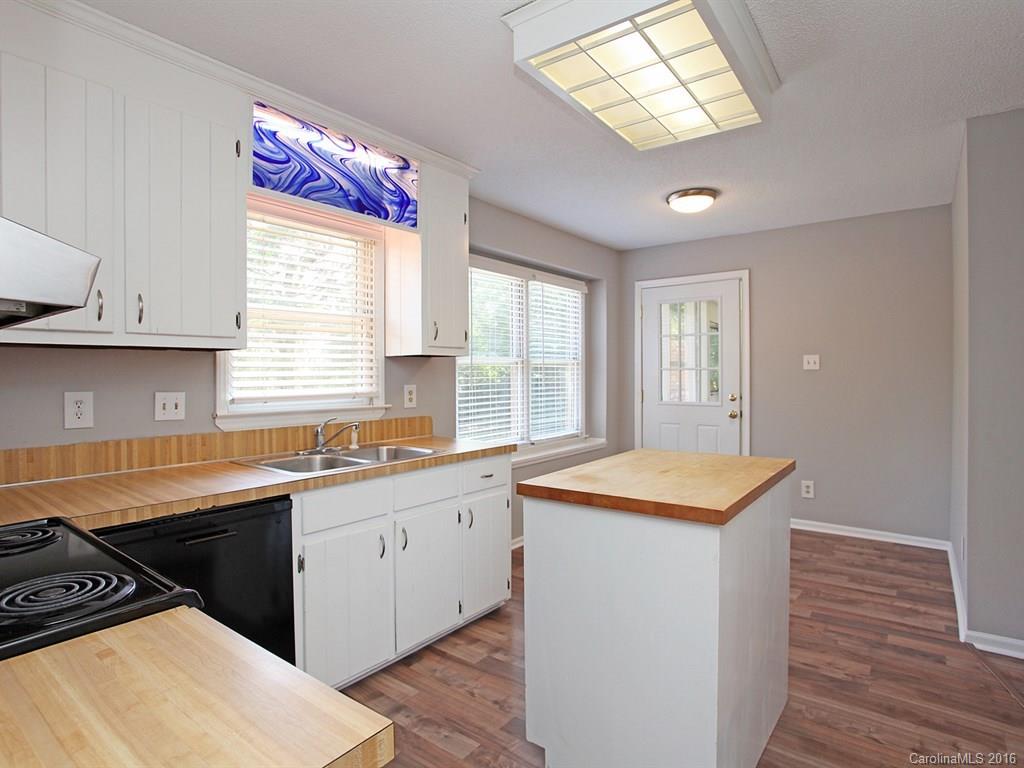 1655 Brook Drive Fort Mill, SC 29708 - Photo 12 of 24 Gallery Image 12