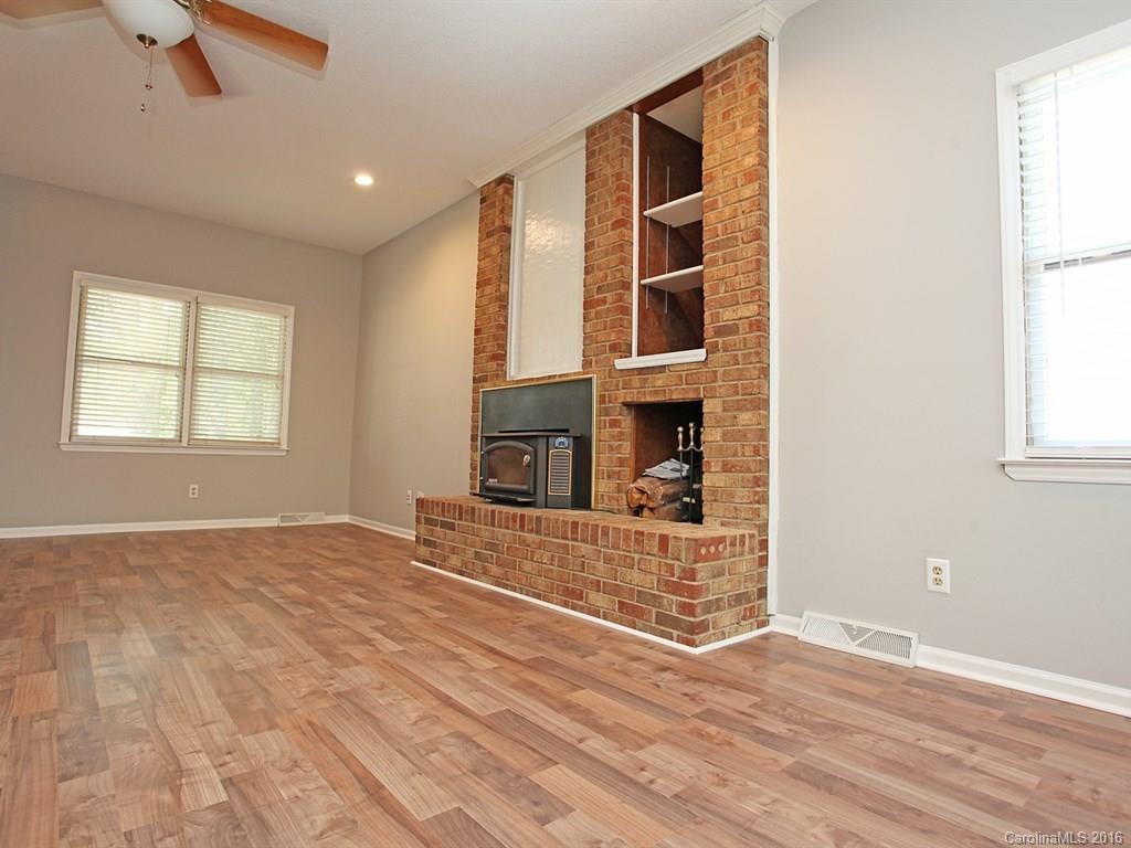 1655 Brook Drive Fort Mill, SC 29708 - Photo 8 of 24 Gallery Image 8