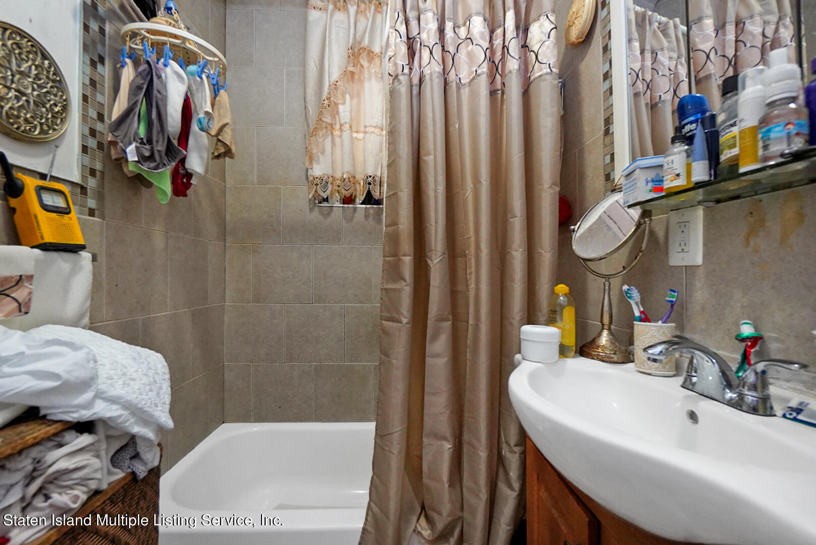 601 Richmond Road Staten Island, NY 10304 - Photo 6 of 20 Full Bathroom