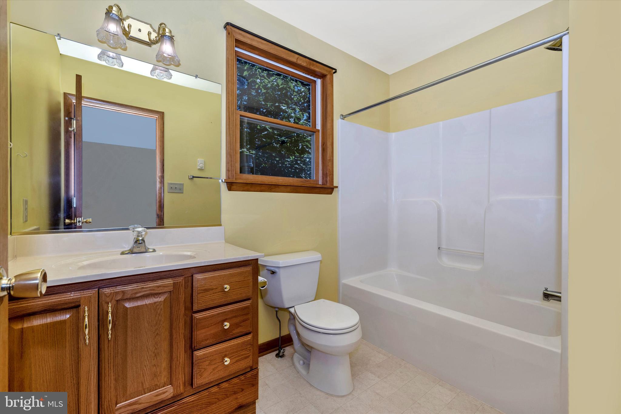 6119 Quinn Road Frederick, MD 21701 - Photo 21 of 37 Private Full Bath