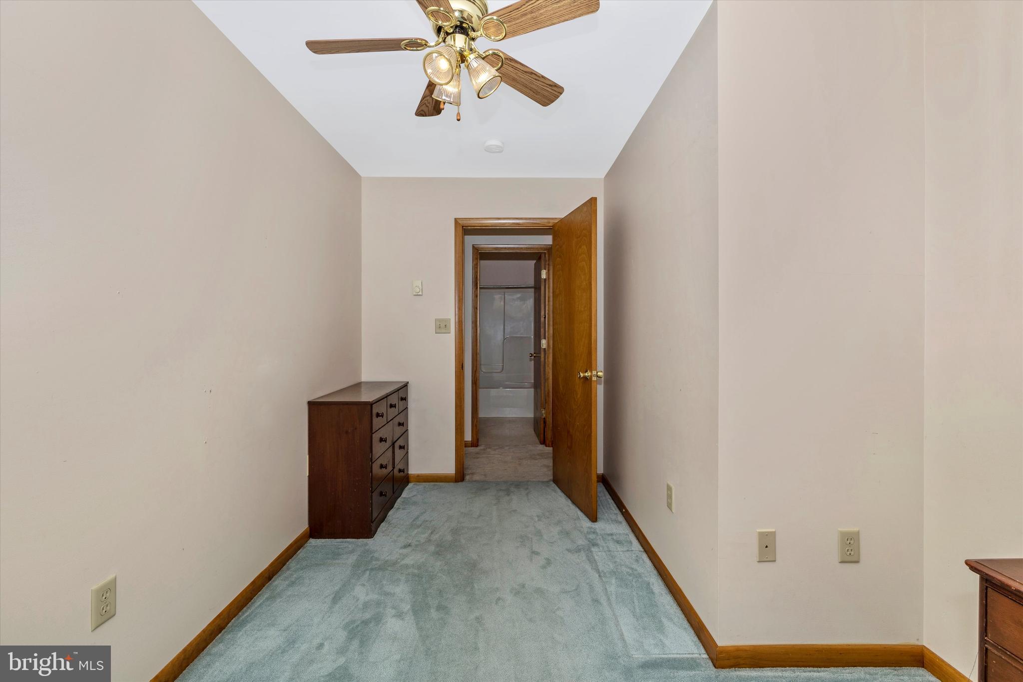 6119 Quinn Road Frederick, MD 21701 - Photo 27 of 37 Den/Office - Smaller Possible Fourth Bedroom