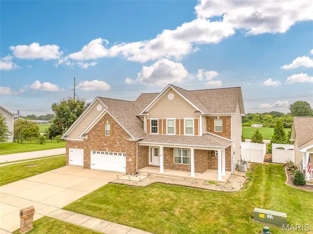 $500,000 | 980 Carnegie Knolls Drive, O'Fallon, IL 62269