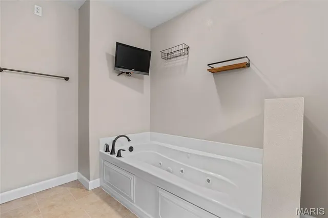 $500,000 | 980 Carnegie Knolls Drive, O'Fallon, IL 62269