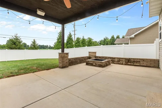 $500,000 | 980 Carnegie Knolls Drive, O'Fallon, IL 62269