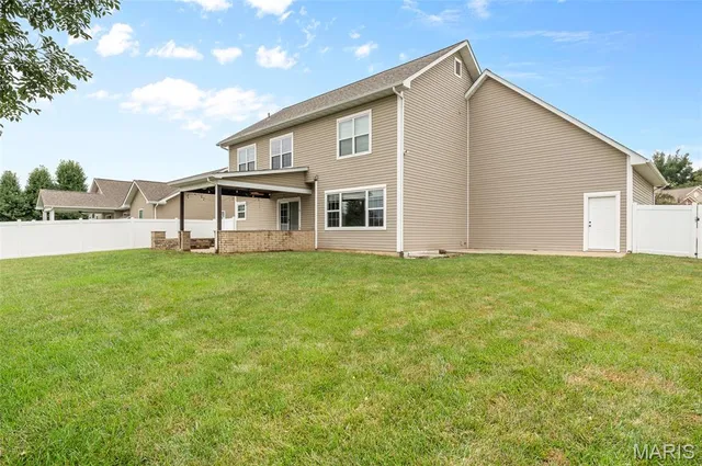 $500,000 | 980 Carnegie Knolls Drive, O'Fallon, IL 62269