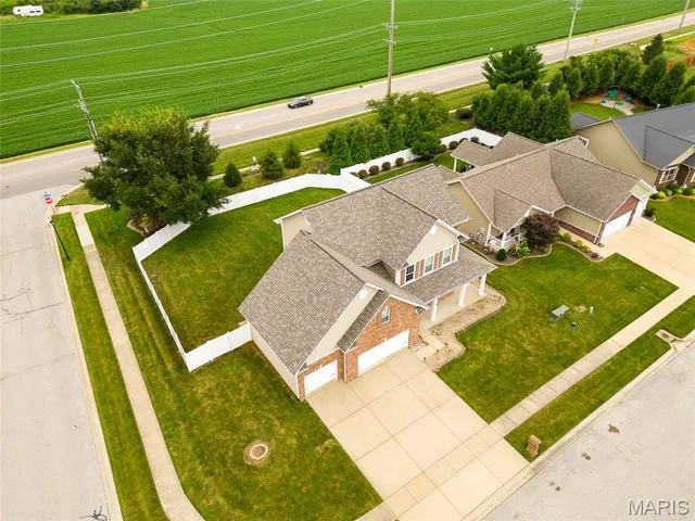 $500,000 | 980 Carnegie Knolls Drive, O'Fallon, IL 62269