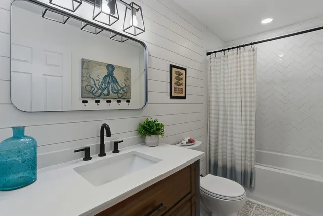 $689,000 | 37 Ashlee Drive, Peterborough, NH 03458