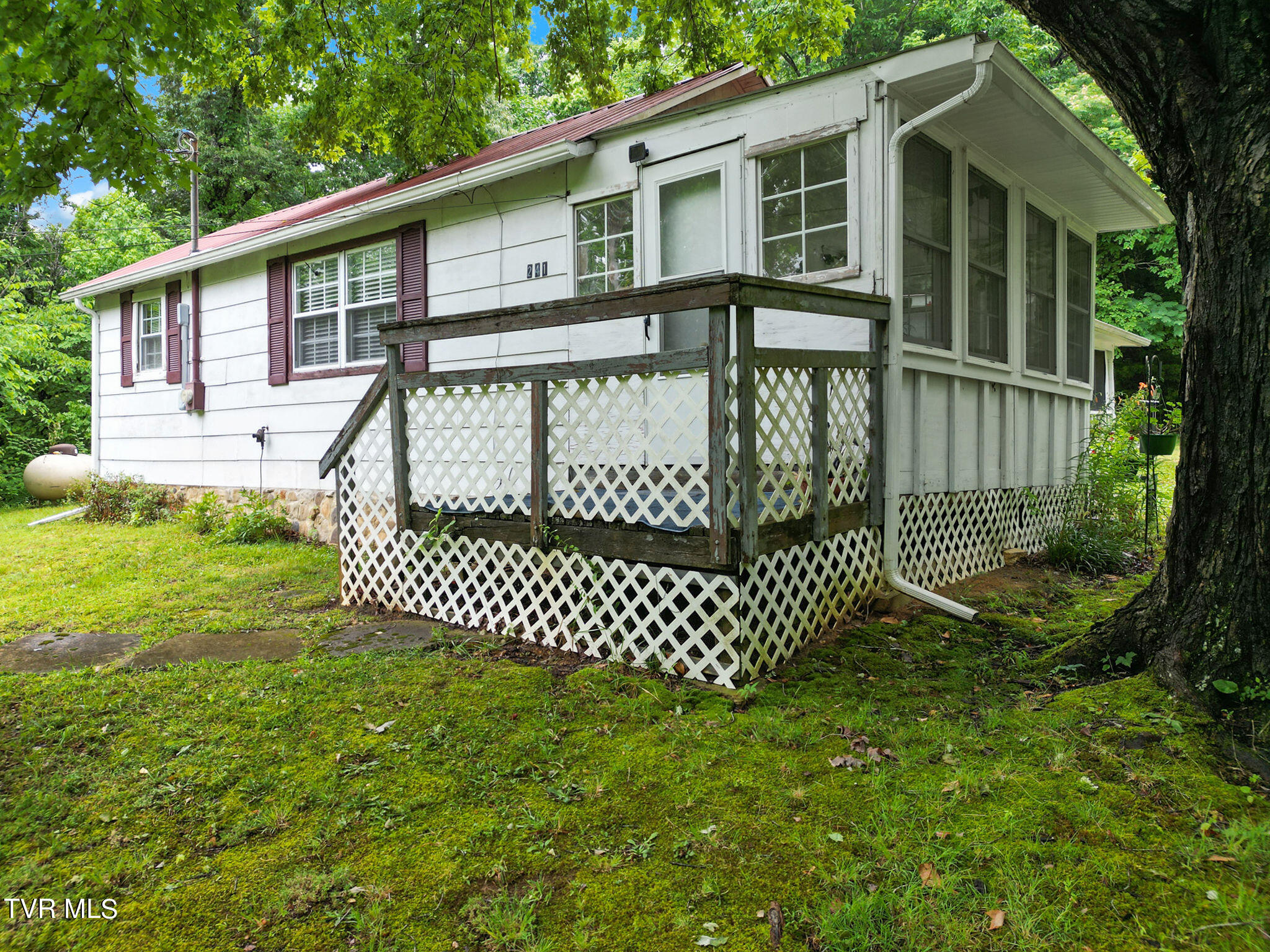241 Liberty Hill Road Chuckey, TN 37641 - Photo 1 of 25 002
