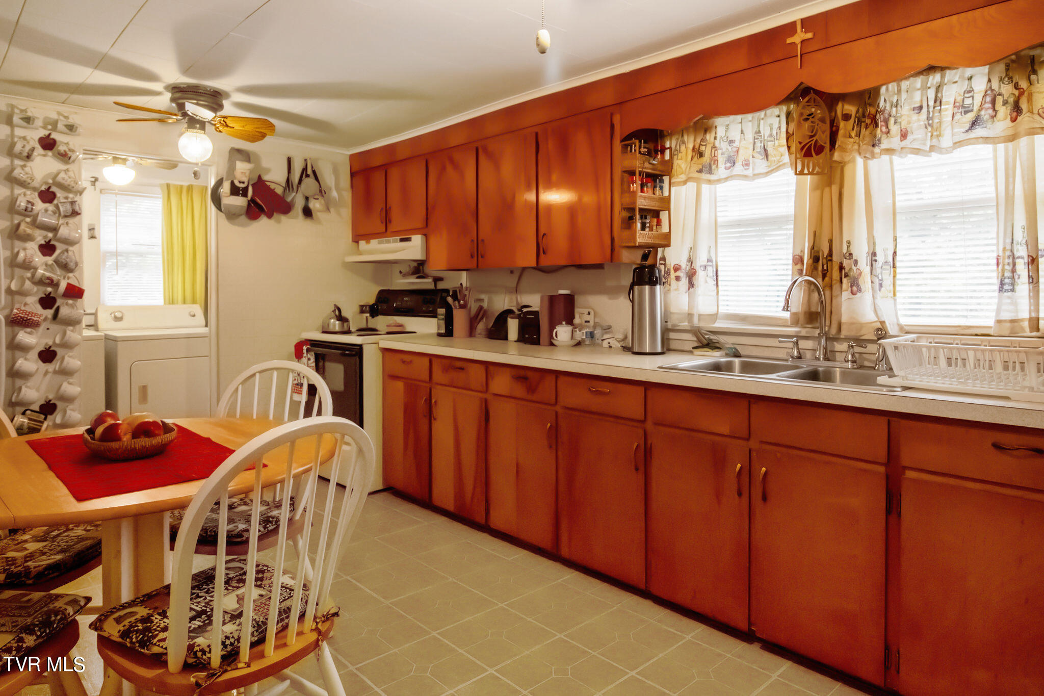 241 Liberty Hill Road Chuckey, TN 37641 - Photo 5 of 25 006