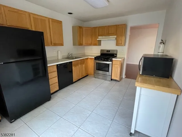 $3,200 | 33 Dorchester Drive, Bernards, NJ 07920