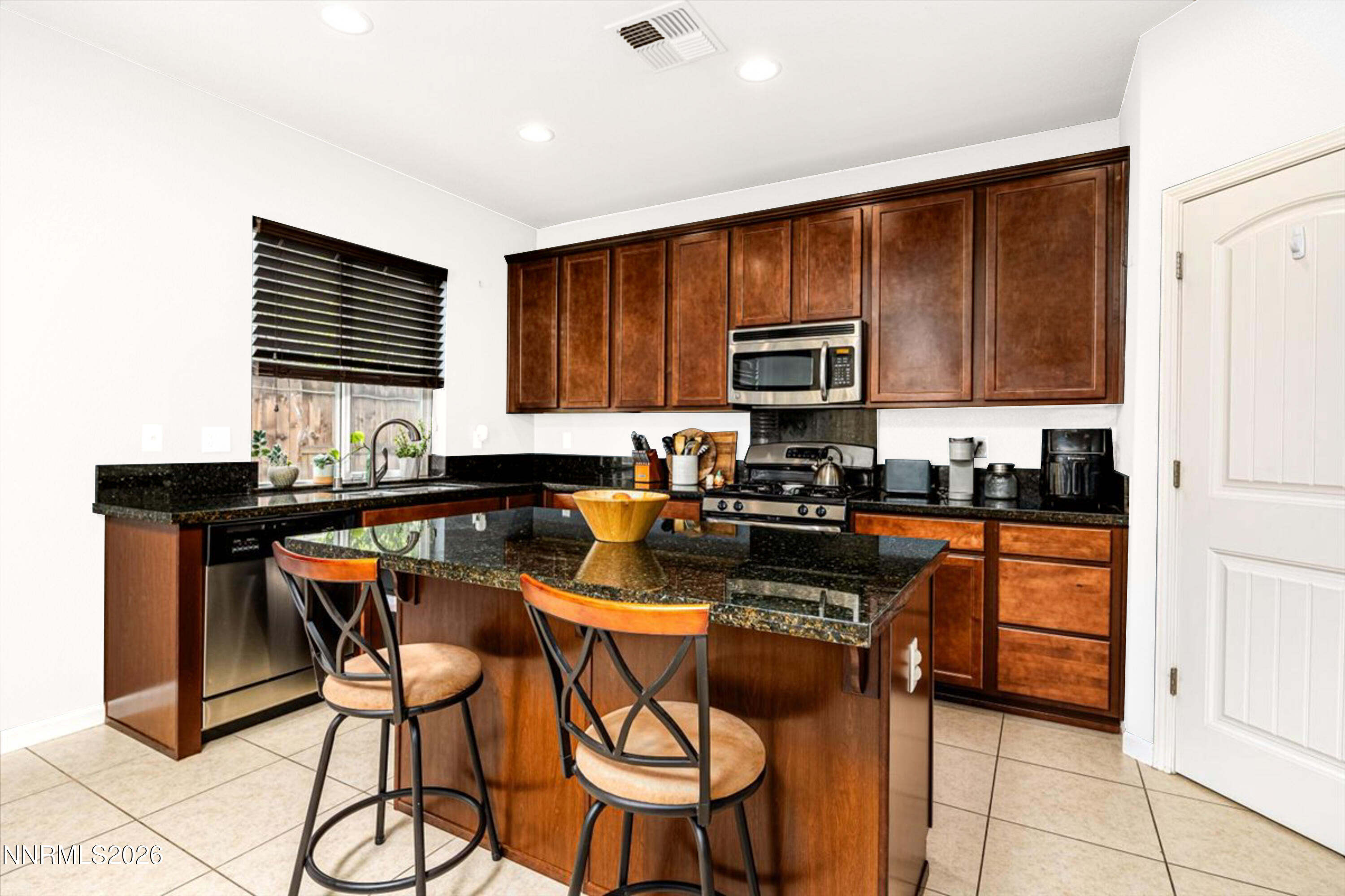 2190 Bears Ranch Drive Reno, NV 89521 - Photo 3 of 14 kitchen