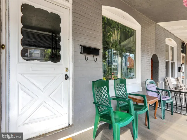 a view of outdoor dining space with a patio