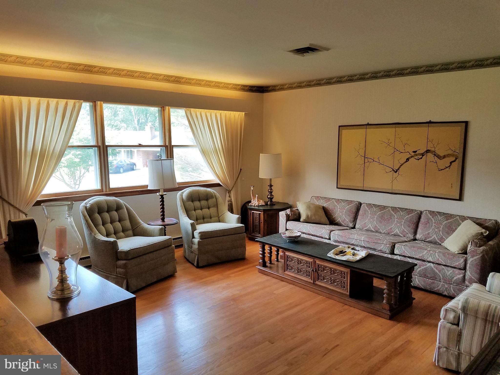 1100 Mill Creek Road Fallston, MD 21047 - Photo 7 of 25 Living Room Hardwood Floors