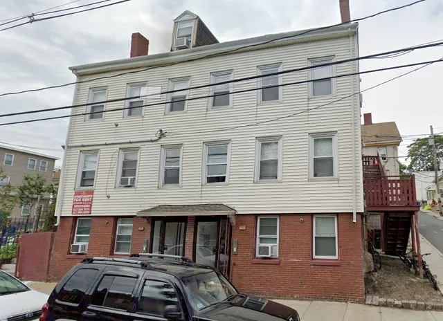 $1,650 | 102 Beacon Street, Unit 2B, Chelsea, MA 02150