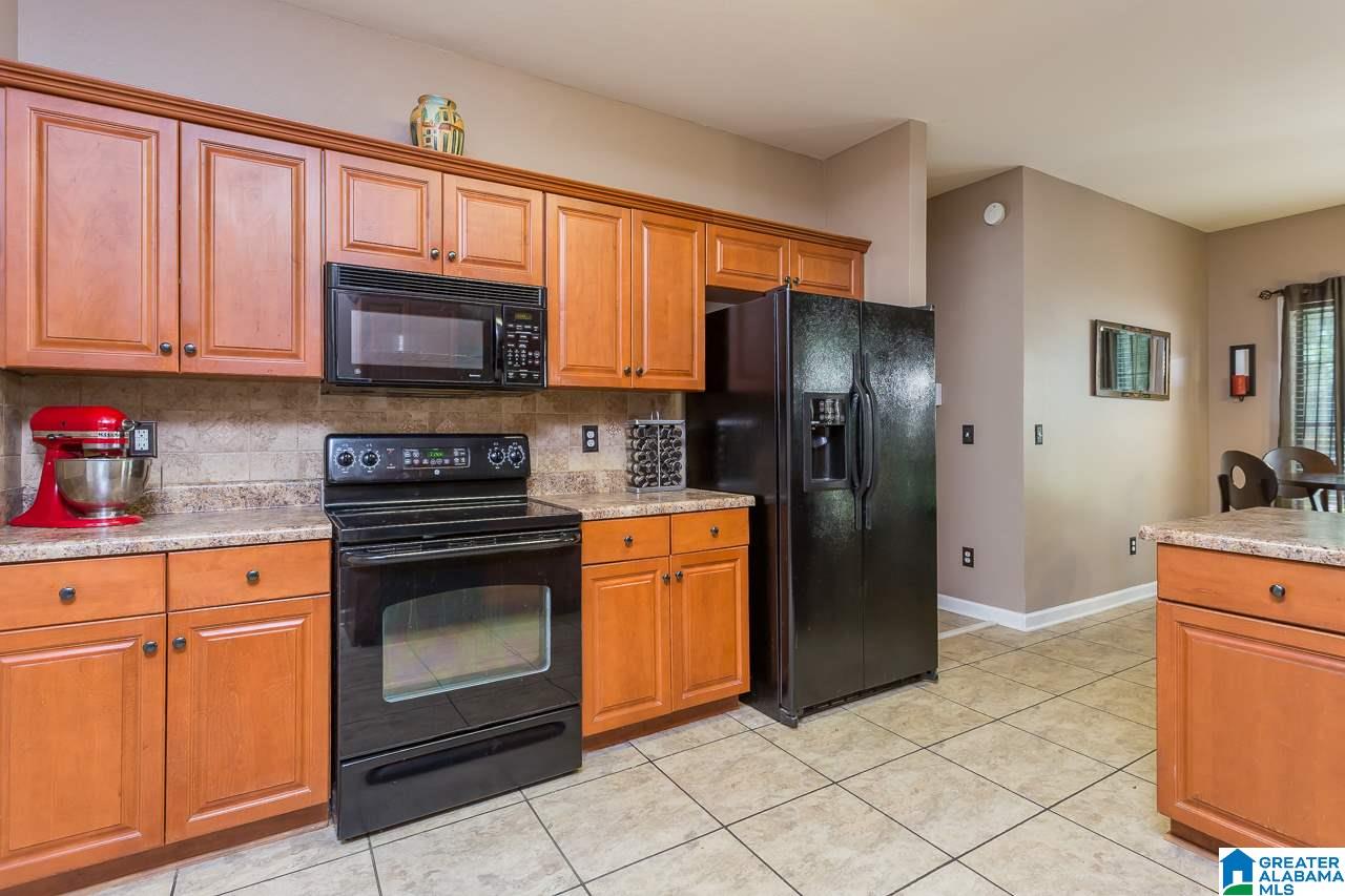 147 Chinaberry Lane Alabaster, AL 35114 - Photo 14 of 38