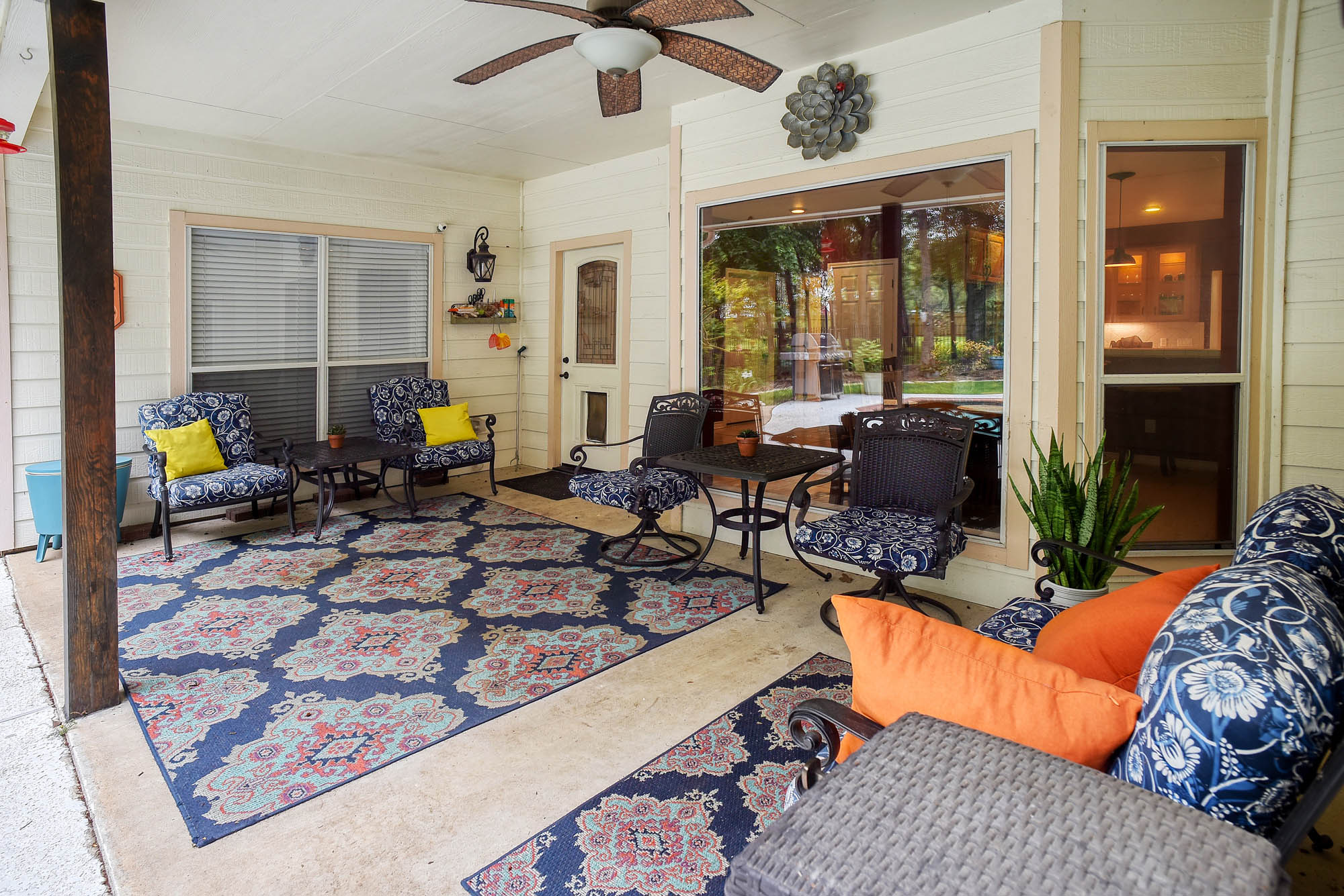 147 Spring Meadow Road Bastrop, TX 78602 - Photo 29 of 40 a living room with furniture rug and window