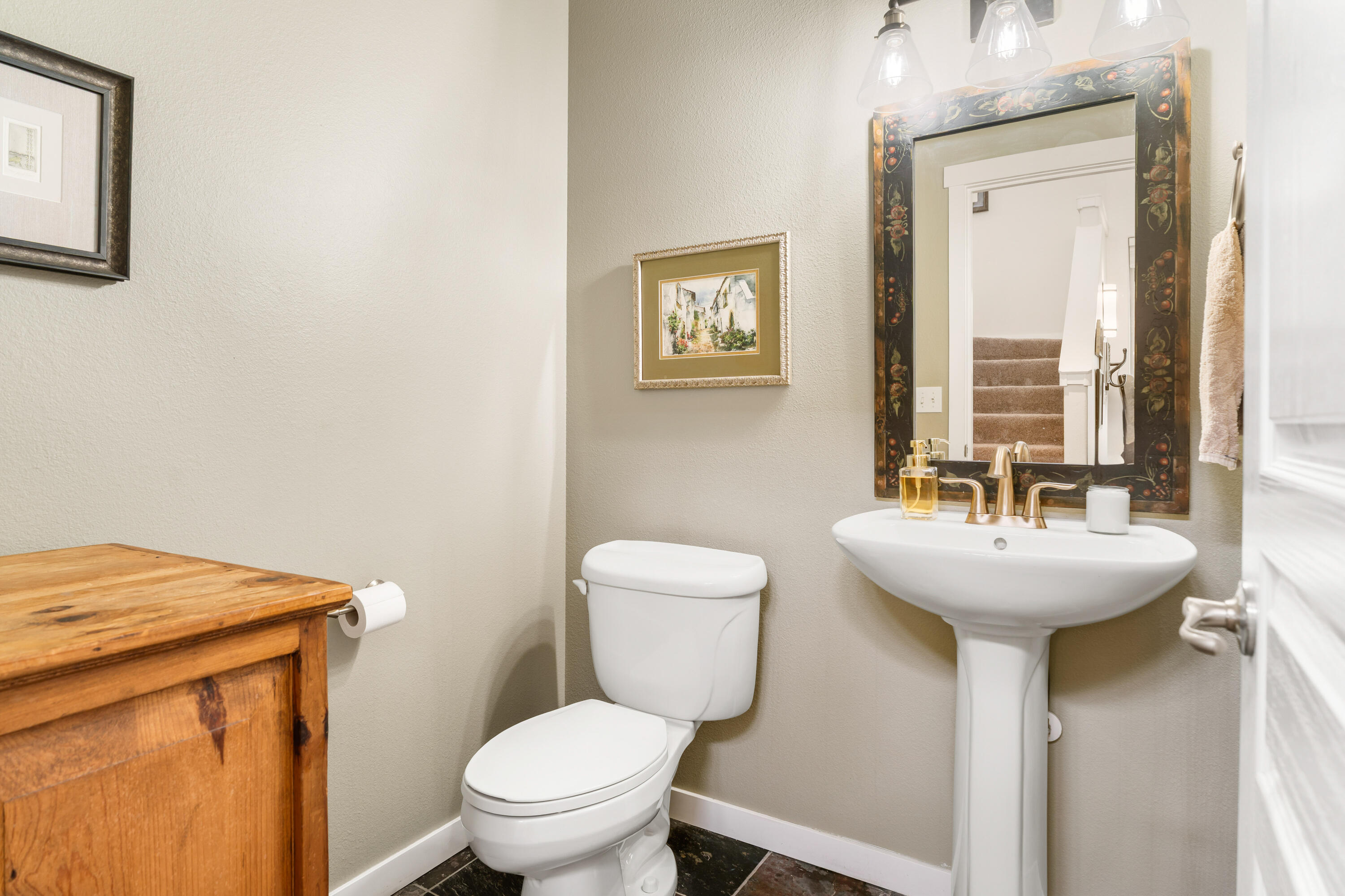 1302 Highland View Loop Redmond, OR 97756 - Photo 7 of 53 Downstairs half bath.