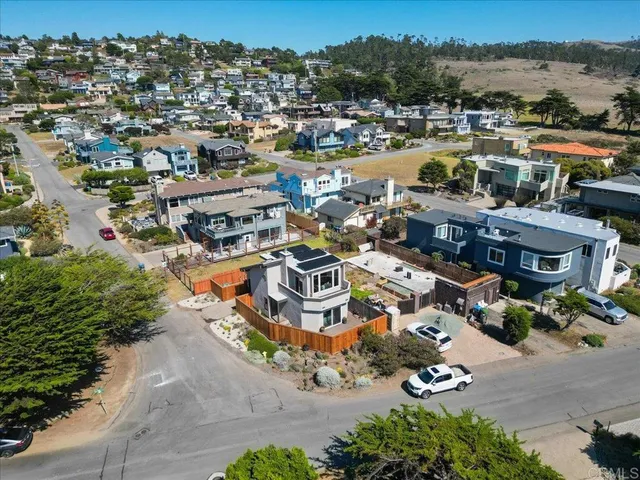 $1,359,000 | 1980 Sherwood Drive, Cambria, CA 93428