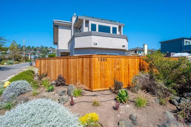 $1,359,000 | 1980 Sherwood Drive, Cambria, CA 93428