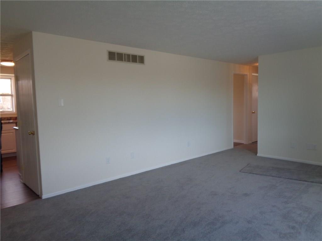 5323 West Ridgewood Road Springfield, OH 45503 - Photo 6 of 23