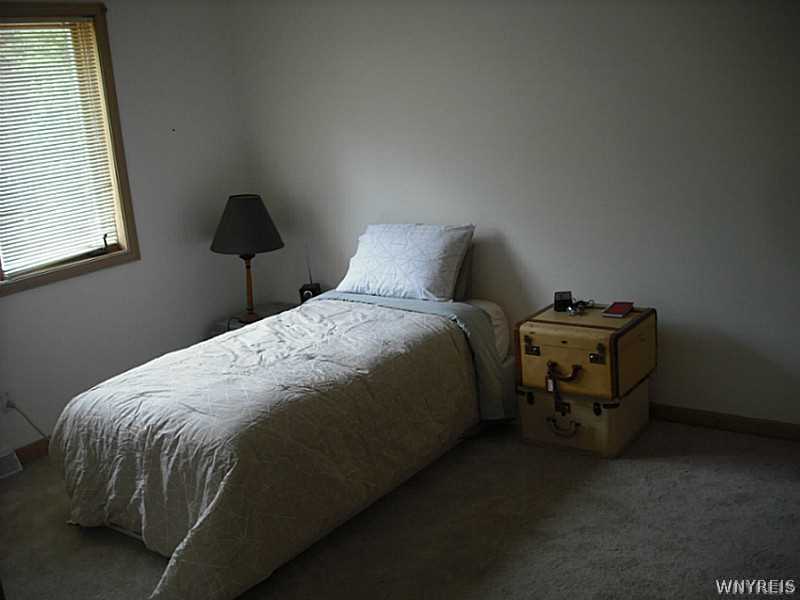 134 Bauman Road Amherst, NY 14221 - Photo 13 of 23 Bedroom.