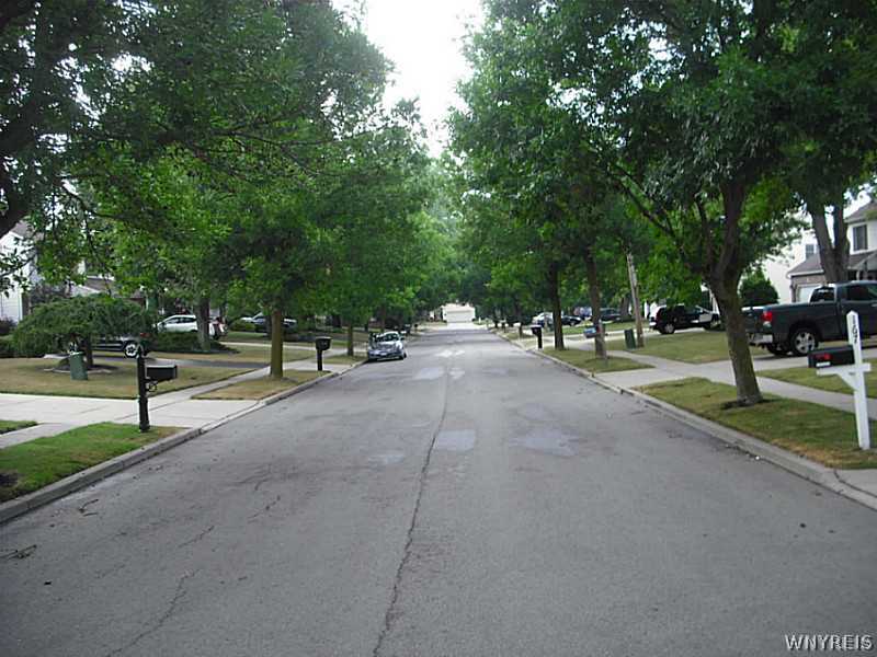 134 Bauman Road Amherst, NY 14221 - Photo 2 of 23 View.