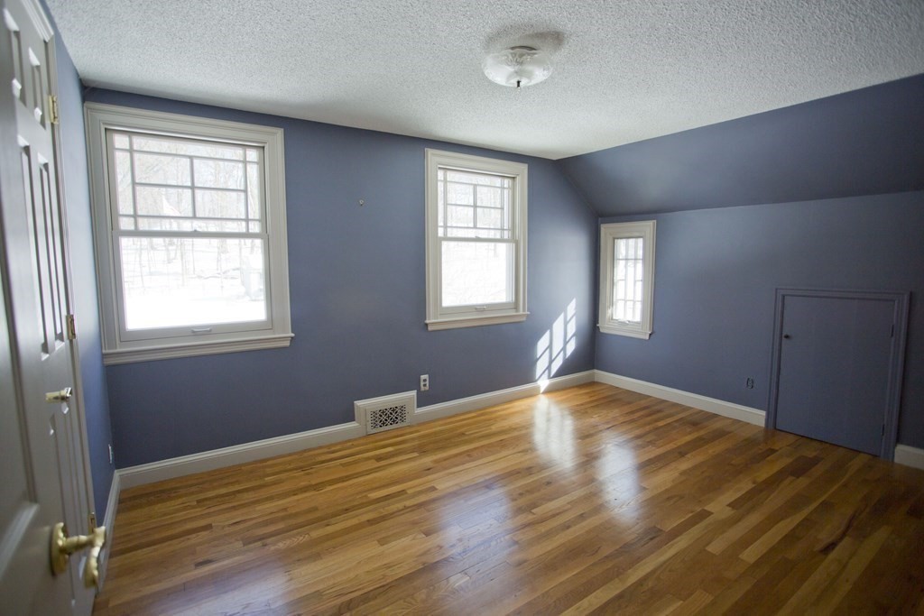 111 Laurel Road West Springfield, MA 01089 - Photo 11 of 28 Gallery Image 11