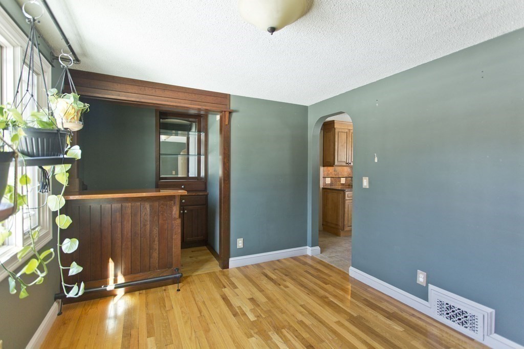 111 Laurel Road West Springfield, MA 01089 - Photo 8 of 28 Gallery Image 8