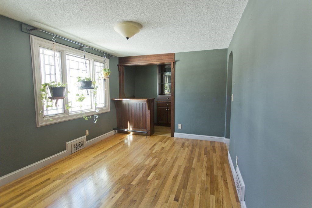 111 Laurel Road West Springfield, MA 01089 - Photo 9 of 28 Gallery Image 9