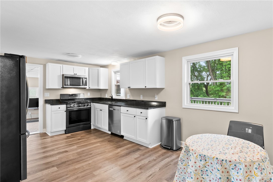 84 Hilton Road Warwick, RI 02889 - Photo 6 of 35