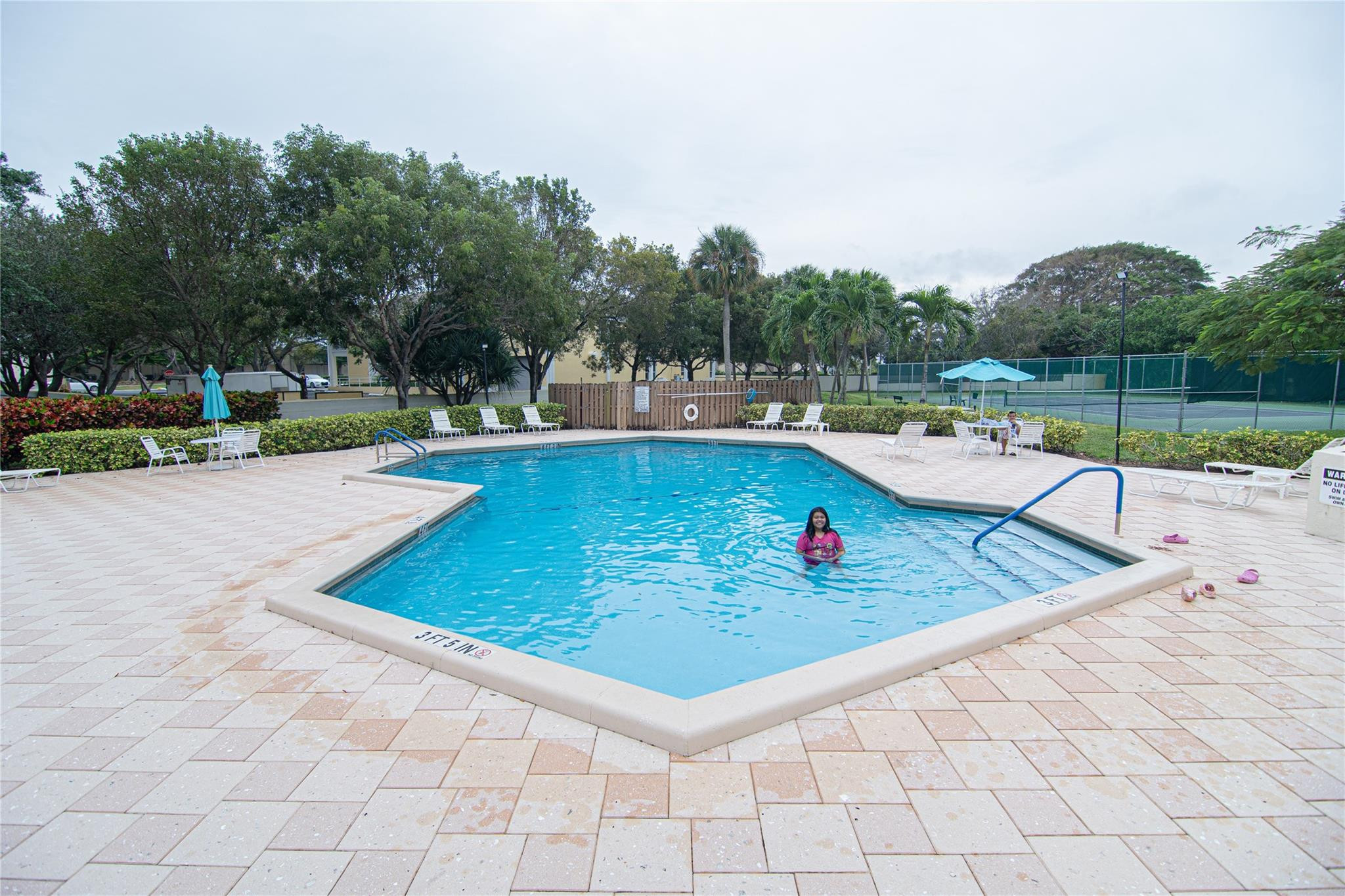 425 Cottonwood Place Boca Raton, FL 33431 - Photo 27 of 29 LARGE SWIMMING POOLS