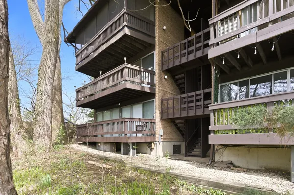 $179,000 | 5511 East Lake Drive, Unit D, Lisle, IL 60532