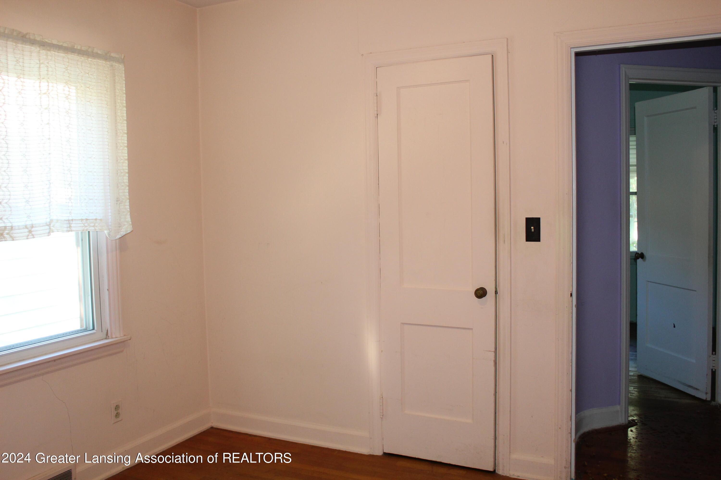 2009 Alpha Street Lansing, MI 48910 - Photo 9 of 26 9