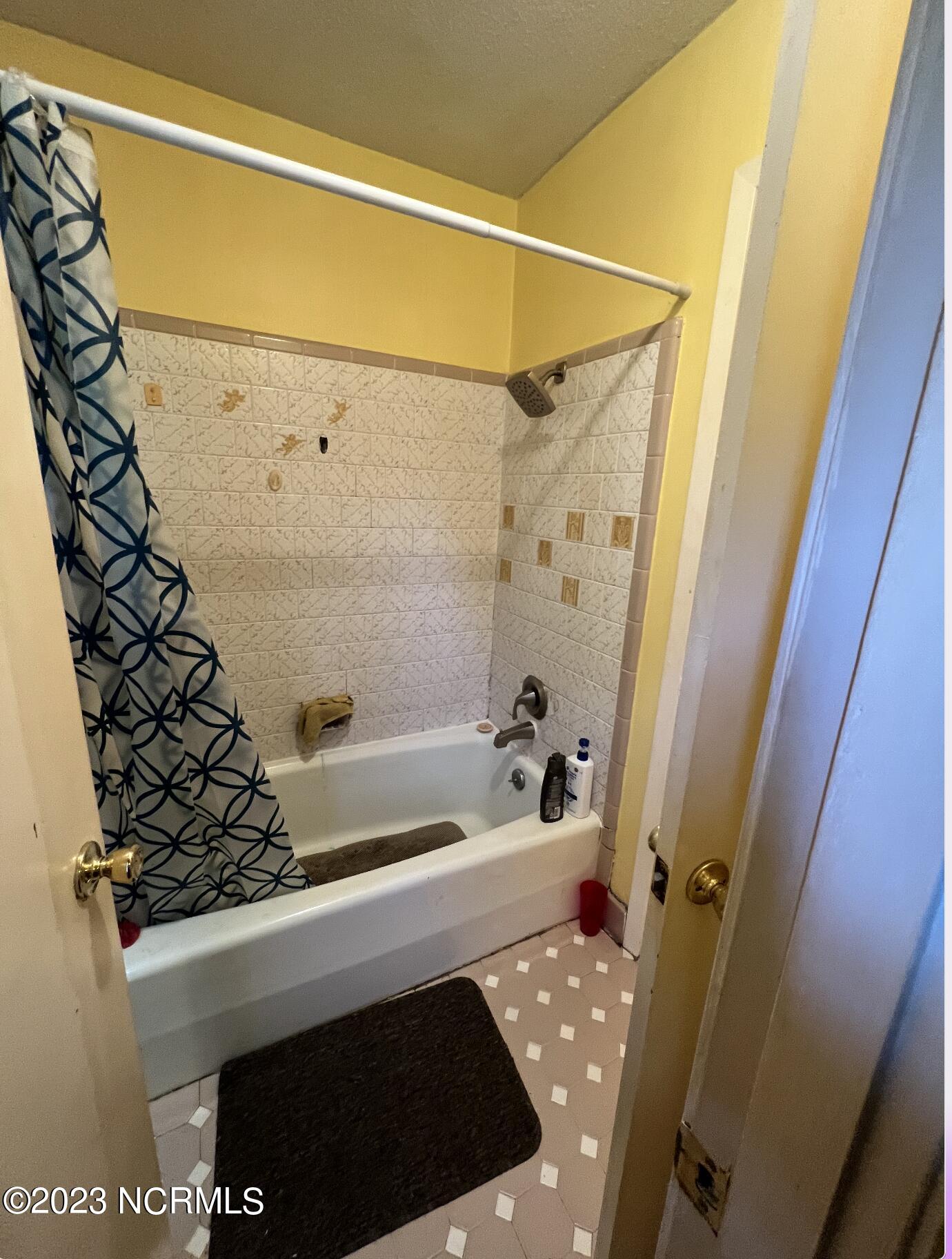 268 Old Drag Strip Road Clinton, NC 28328 - Photo 17 of 22 Bathroom