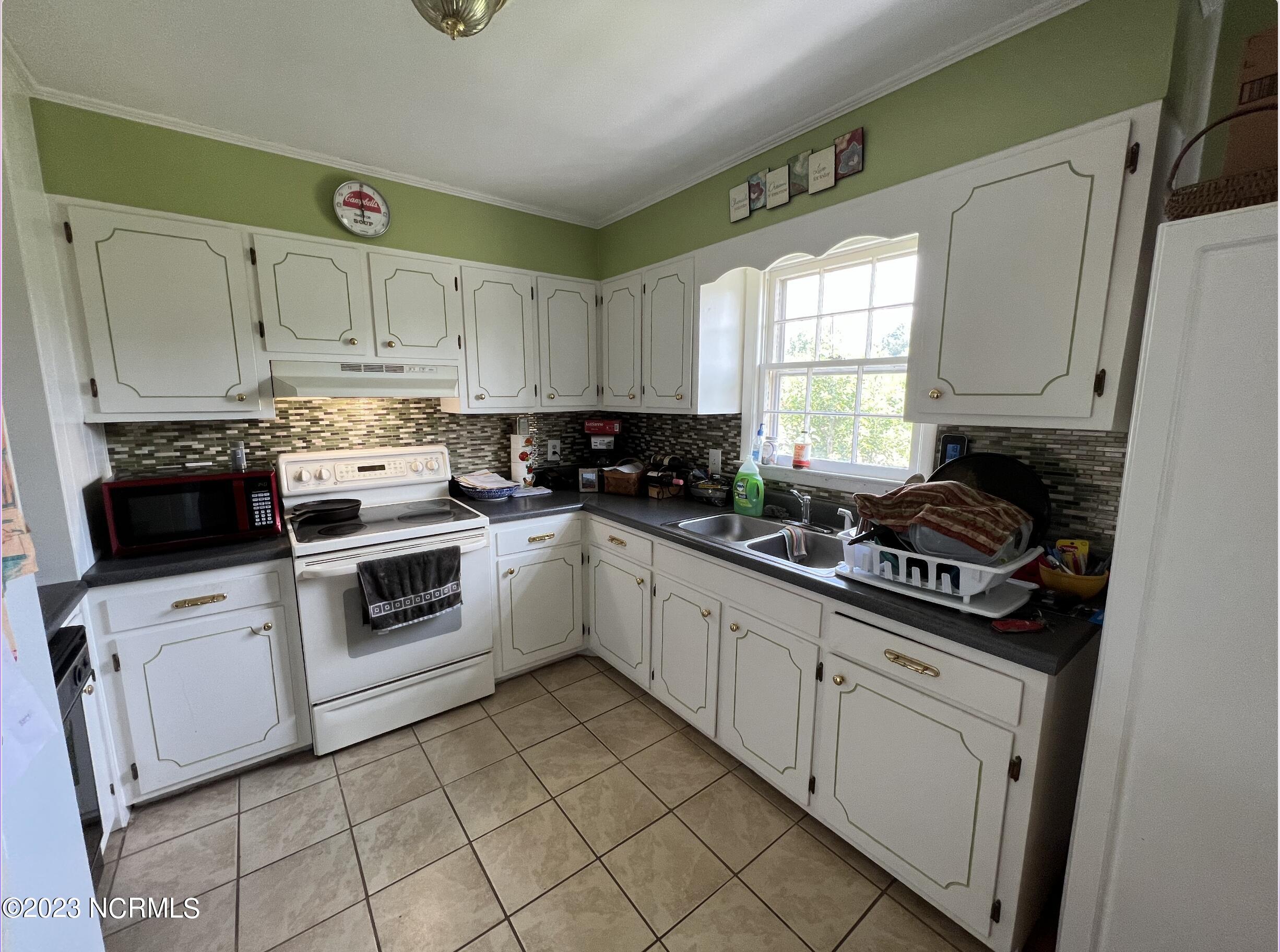 268 Old Drag Strip Road Clinton, NC 28328 - Photo 2 of 22 Kitchen