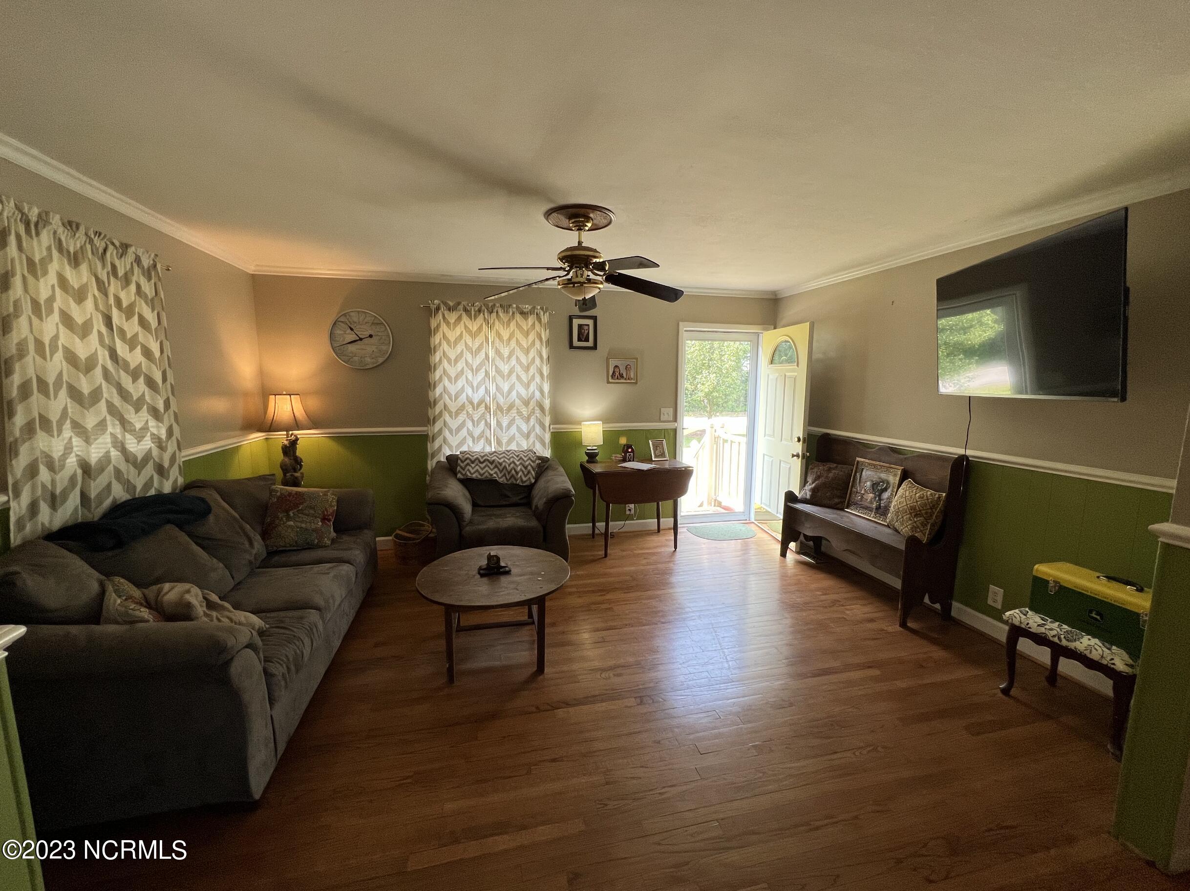 268 Old Drag Strip Road Clinton, NC 28328 - Photo 3 of 22 Living Room