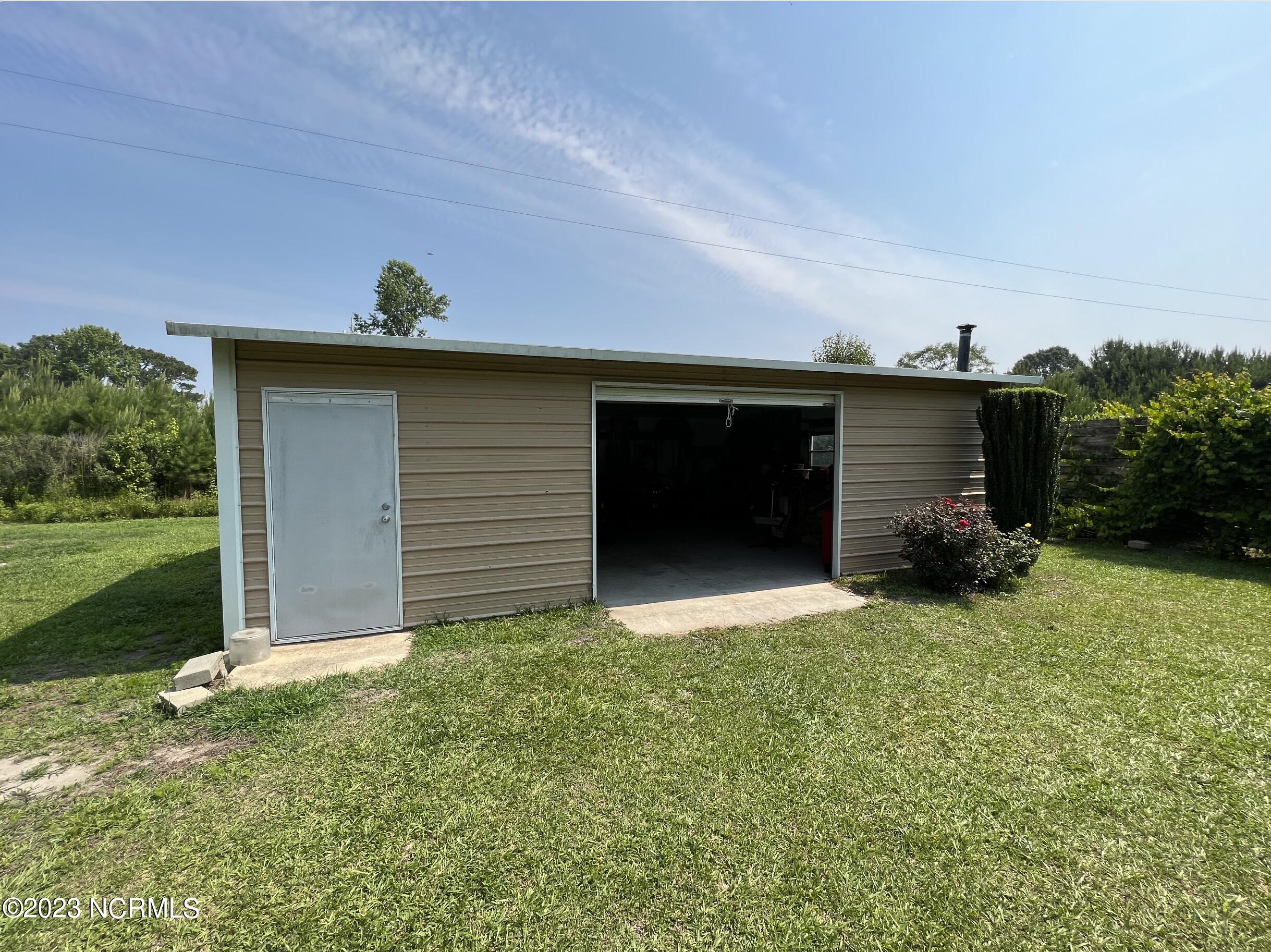 268 Old Drag Strip Road Clinton, NC 28328 - Photo 10 of 22 Workshop / extra car storage.
