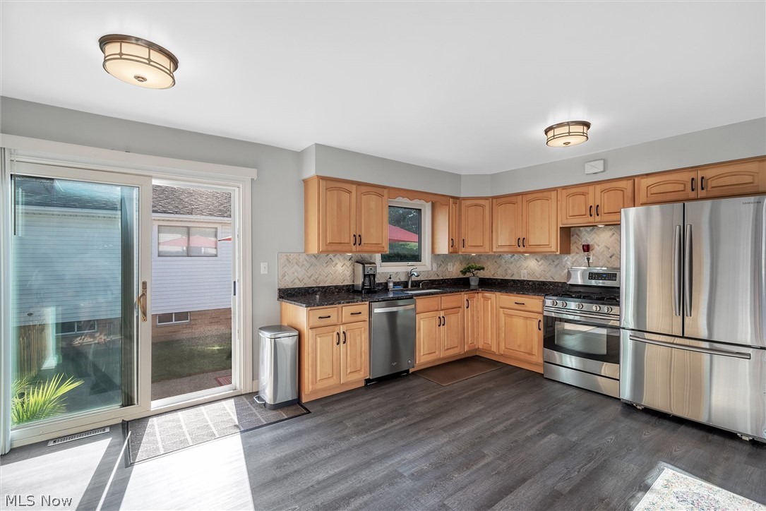 32308 Knobel Road Willowick, OH 44095 - Photo 16 of 35