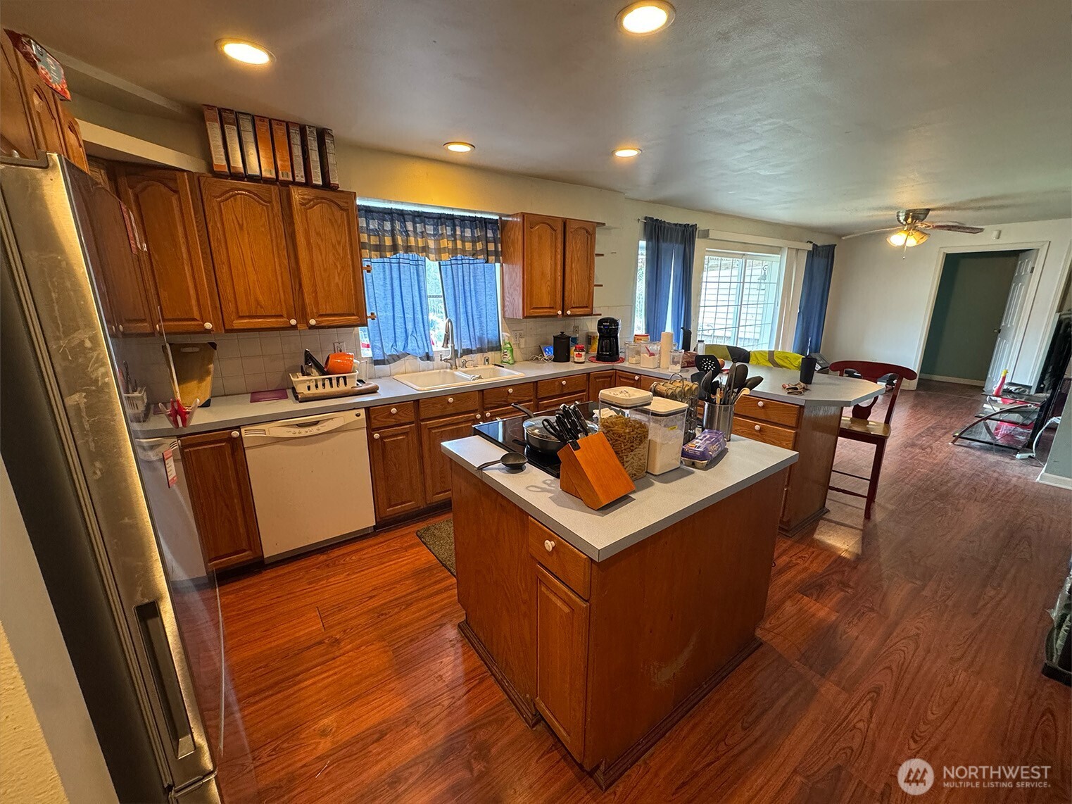 16491 Highway 3 Grapeview, WA 98546 - Photo 13 of 33