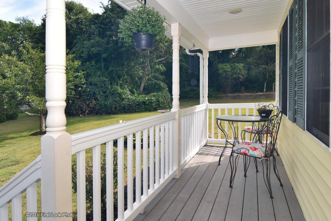41 Crest Road Tiverton, RI 02878 - Photo 29 of 40 Quaint Farmer's Porch - Trex