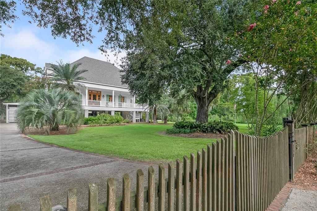 150 Coffee Street Mandeville, LA 70448 - Photo 2 of 27