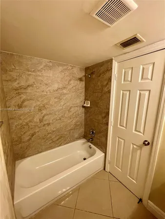 $1,700 | 251 Southeast 6th Avenue, Unit 3, Pompano Beach, FL 33060