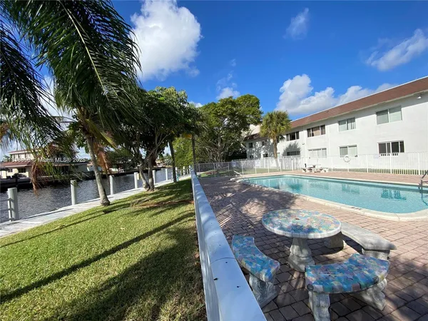 $1,700 | 251 Southeast 6th Avenue, Unit 3, Pompano Beach, FL 33060