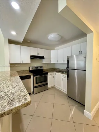 $1,700 | 251 Southeast 6th Avenue, Unit 3, Pompano Beach, FL 33060